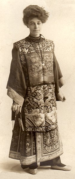 CHATFIELD Calla Mabel 1879-1958 Chinese dress.jpg